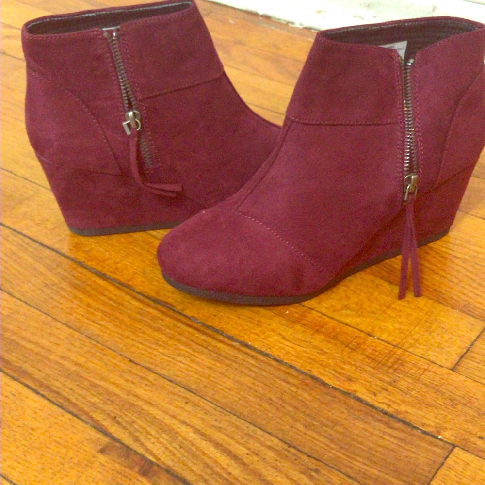 Size is 9